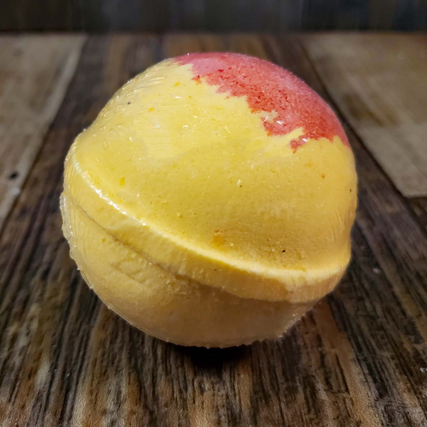 natural bath bomb scented as honeysuckle