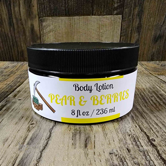 natural body lotion scented as pear and berries